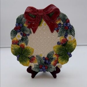 Fitz and Floyd Strawberry & Blueberry Wreath Scalloped Edge Plate